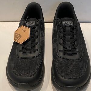 NWT BNQ Wide Black Faux Leather & Mesh Lace-up Sneakers